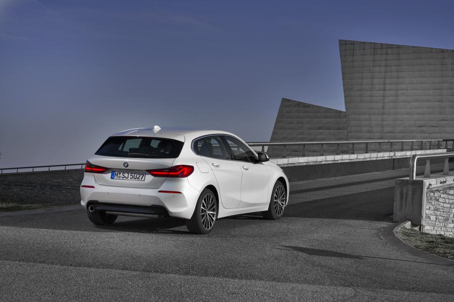  BMW 118i Sportline (F40) 2019 года  (WW) (фото 24 из 81)
